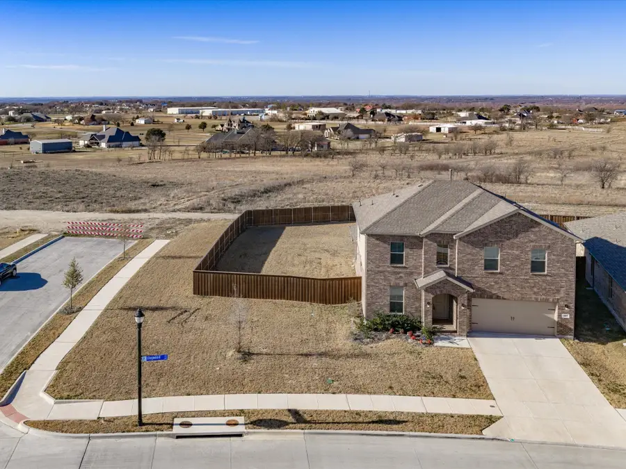 186 Dogwood Avenue, Rhome, TX 76078 - Image #2