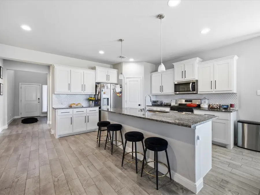 186 Dogwood Avenue, Rhome, TX 76078 - Image #3