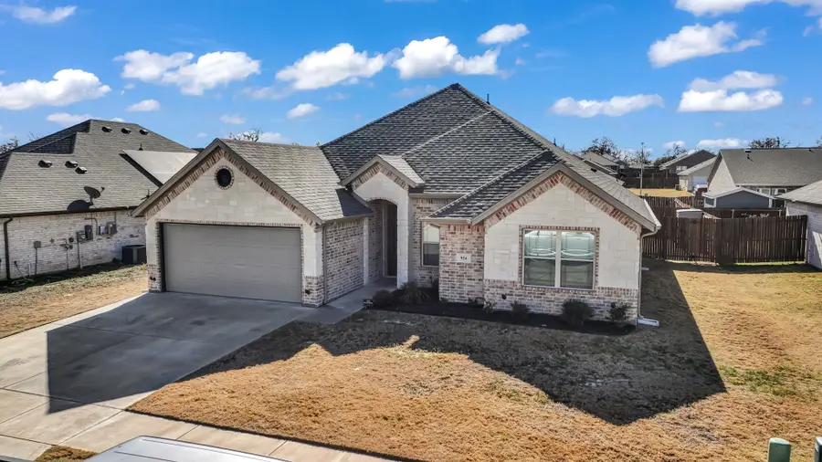 924 E 5th Street, Springtown, TX 76082 - Image #3
