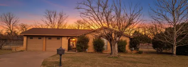 1705 11th Street, Mineral Wells, TX 76067