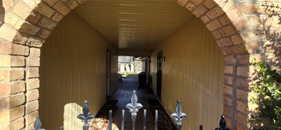 1705 11th Street, Mineral Wells, TX 76067 - Image #2