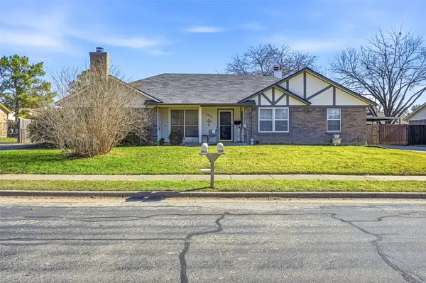 2910 Penny Lane, Euless, TX 76039