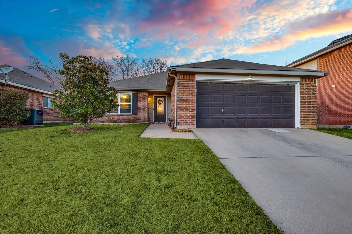 656 Condor Trail, Saginaw, TX 76131 - Image #1