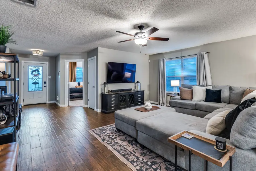 656 Condor Trail, Saginaw, TX 76131 - Image #3