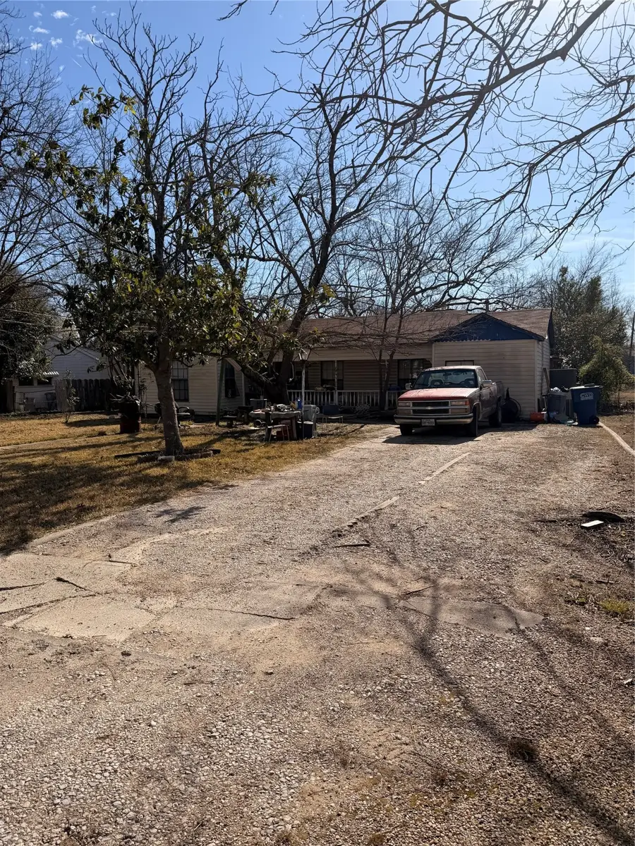 114 E Park Place Drive, Lancaster, TX 75134 - Image #2