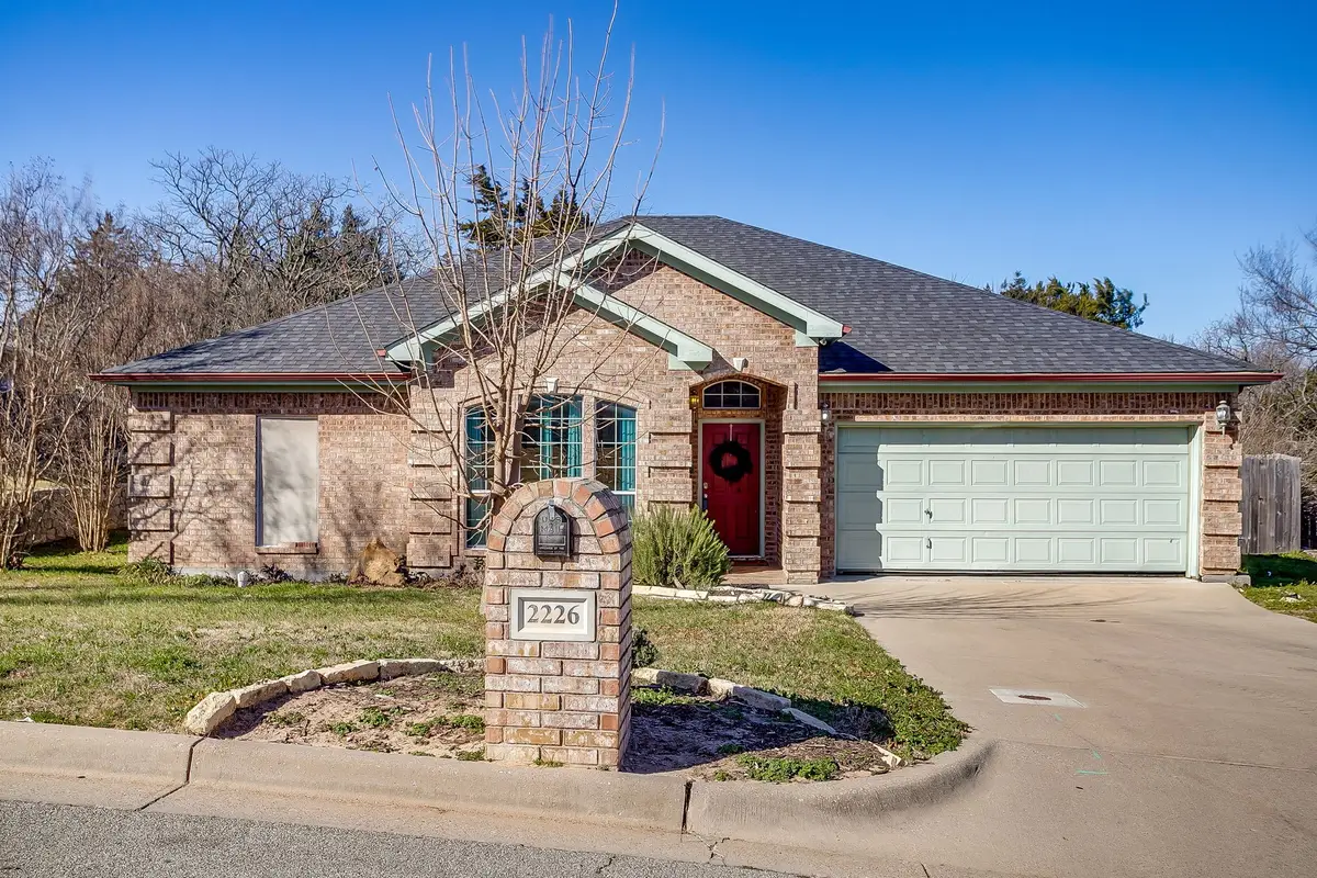 2226 Creek Side Drive, Weatherford, TX 76087 - Image #1