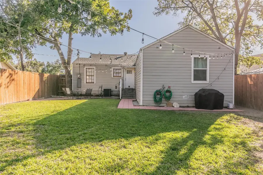 809 E Mulkey Street, Fort Worth, TX 76104 - Image #2