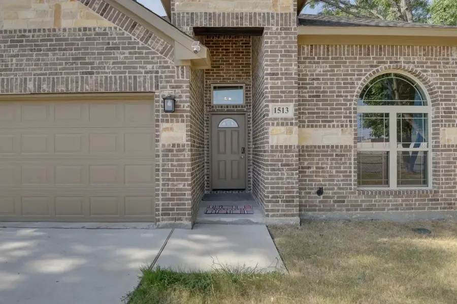 1513 Galveston Street, Grand Prairie, TX 75051 - Image #2