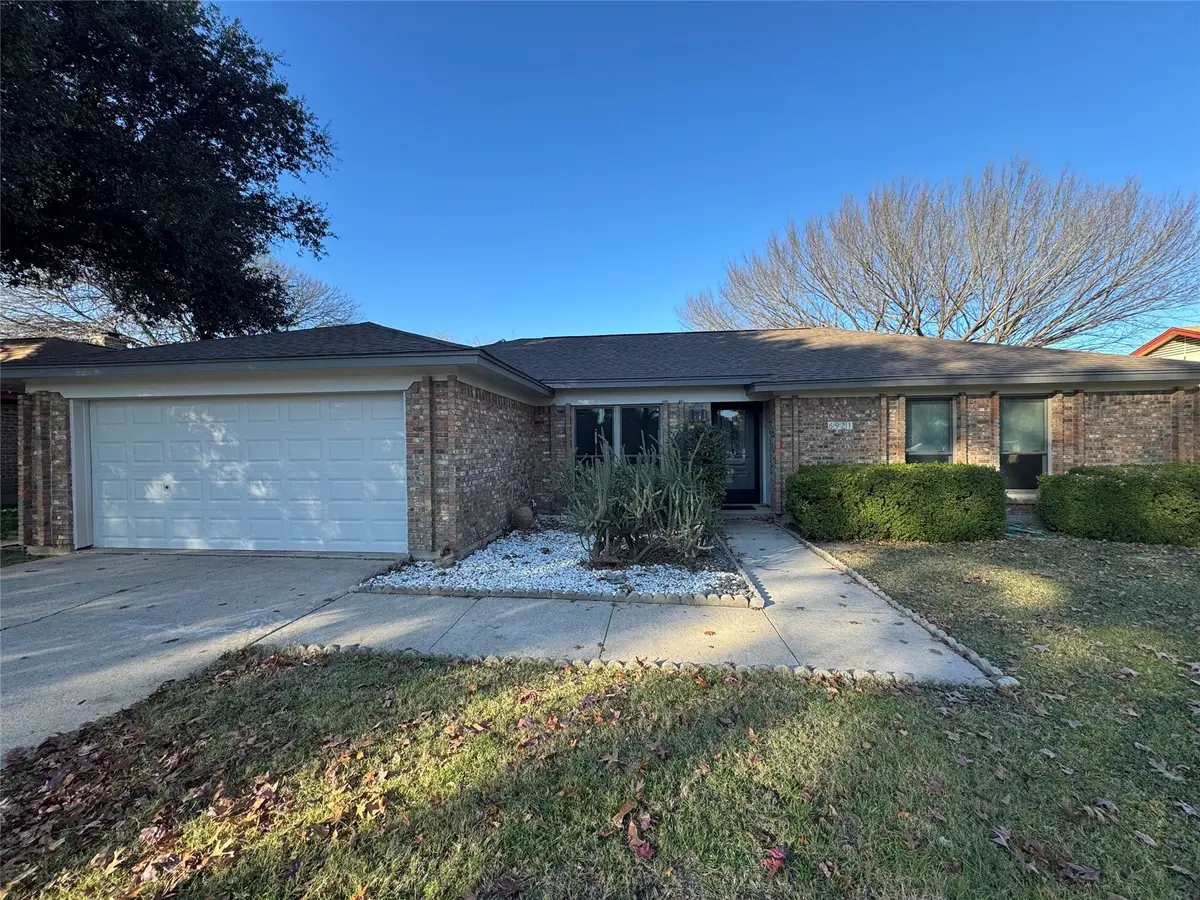 6921 Meadow Park, North Richland Hills, TX 76180 - Image #1