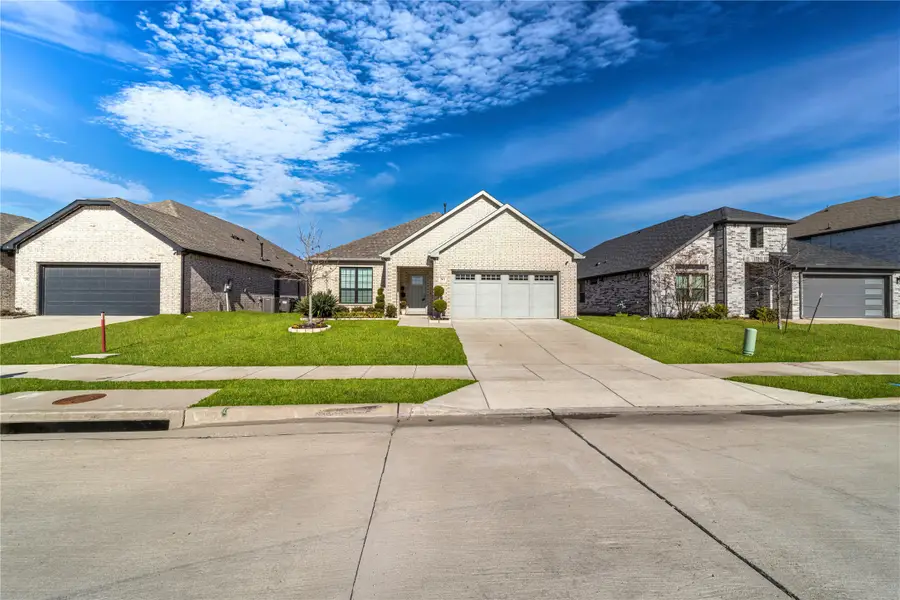 201 Brookview Drive, Lavon, TX 75166 - Image #2