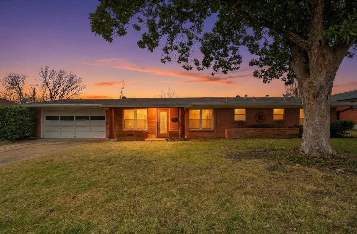 525 W Ridgewood Drive, Garland, TX 75041 - Image #1