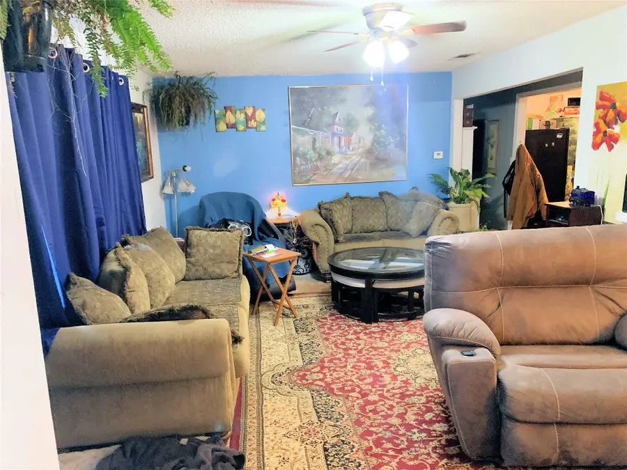 209 Pierce Drive, Mabank, TX 75156 - Image #2