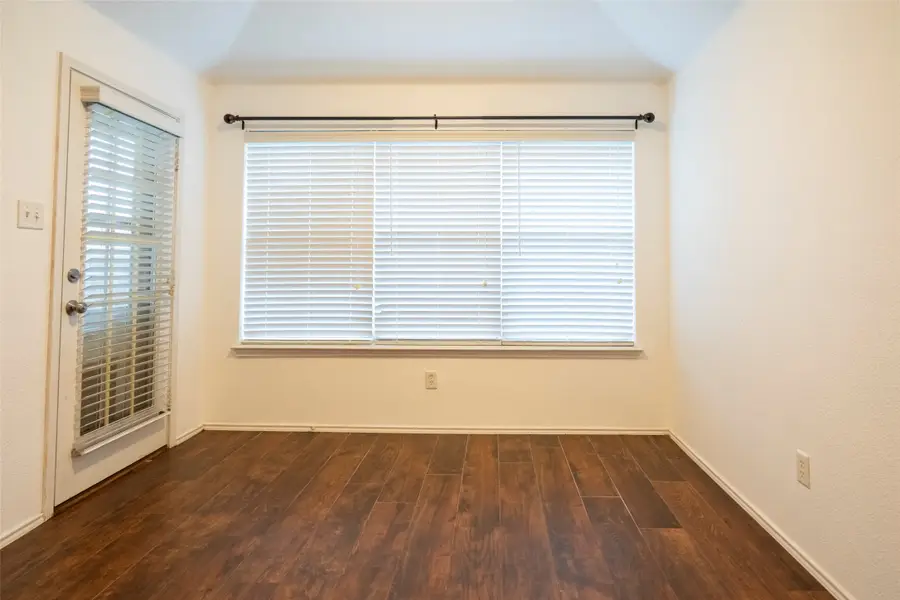 908 Chestnut Avenue, Burleson, TX 76028 - Image #3