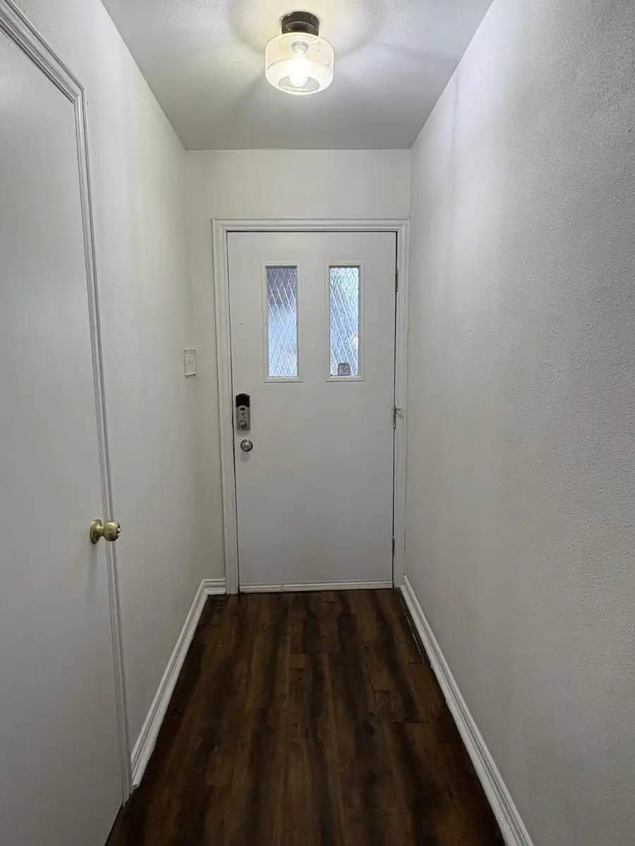 2925 Ridgewood Drive, Hurst, TX 76054 - Image #2