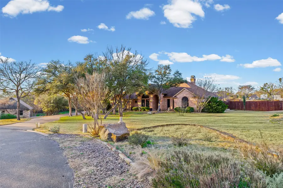 106 Manor Court N, Willow Park, TX 76087 - Image #3