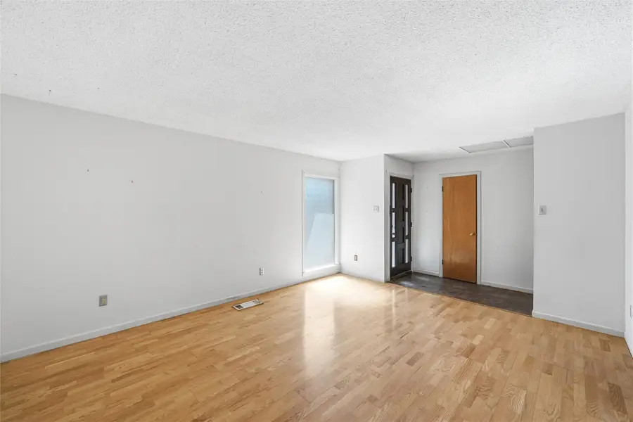 8701 Midway Drive, Woodway, TX 76712 - Image #3