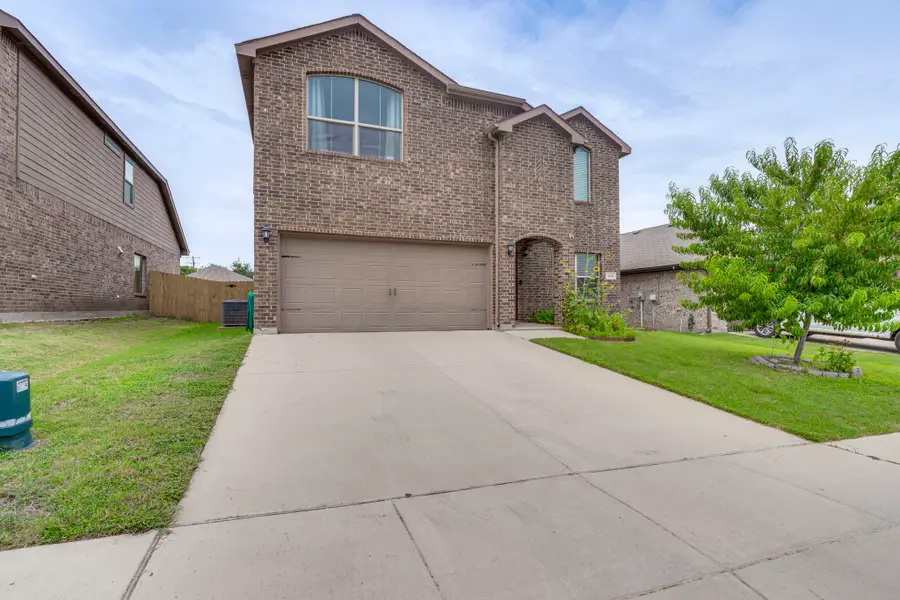 616 Cameron Way, Azle, TX 76020 - #3