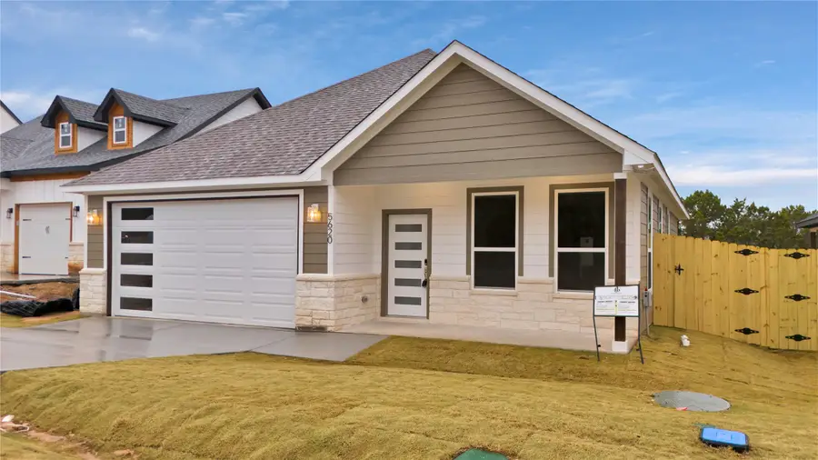 5620 Barkridge Drive, Granbury, TX 76048 - Image #2