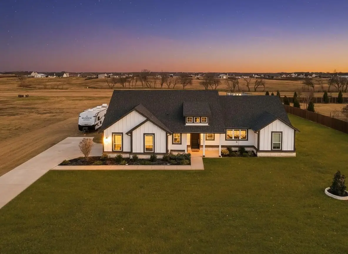 2517 Southern Oak Trail, Oak Ridge, TX 75161 - Image #1