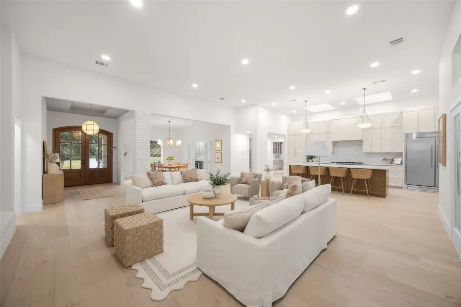 17115 Club Hill Drive, Dallas, TX 75248 - Image #2