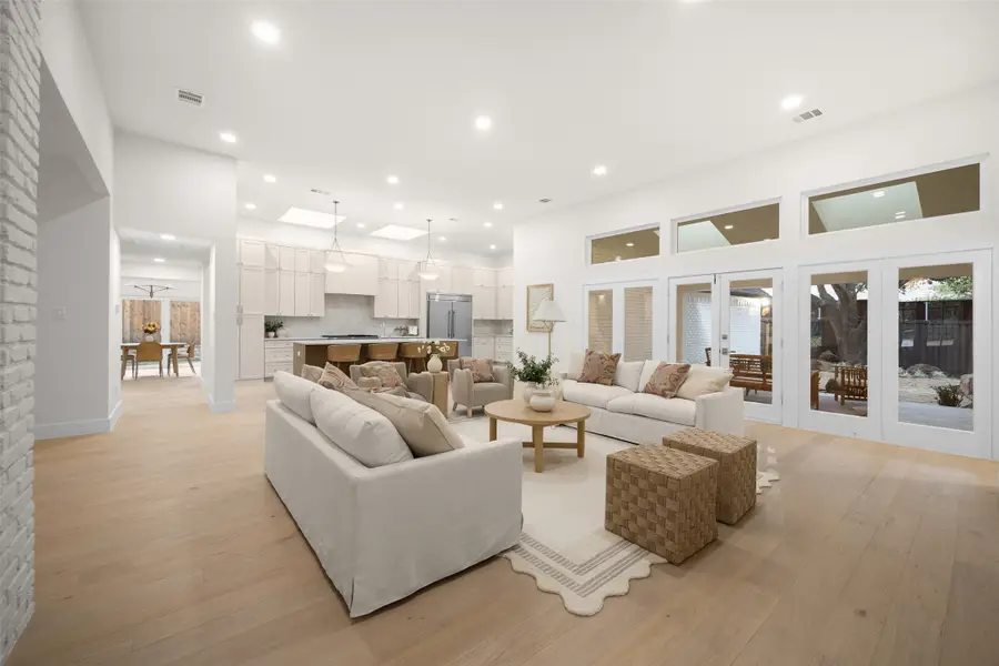 17115 Club Hill Drive, Dallas, TX 75248 - Image #3