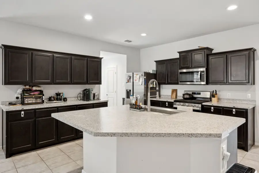 1148 Loomis Trail, Justin, TX 76247 - Image #3