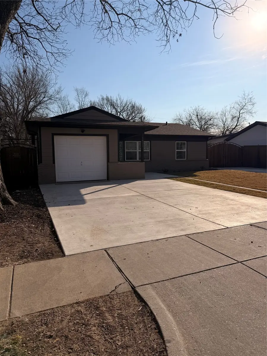 1529 Daniel Drive, Arlington, TX 76010 - Image #2