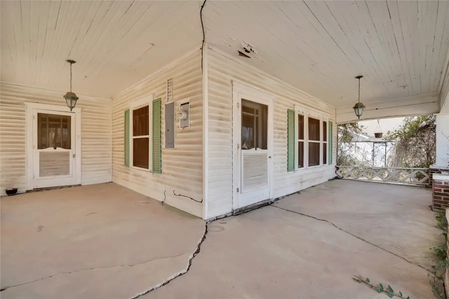 920 E Franklin Street, Hillsboro, TX 76645 - #3