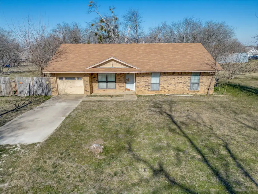 504 Eddleman Street, Pilot Point, TX 76258 - Image #2