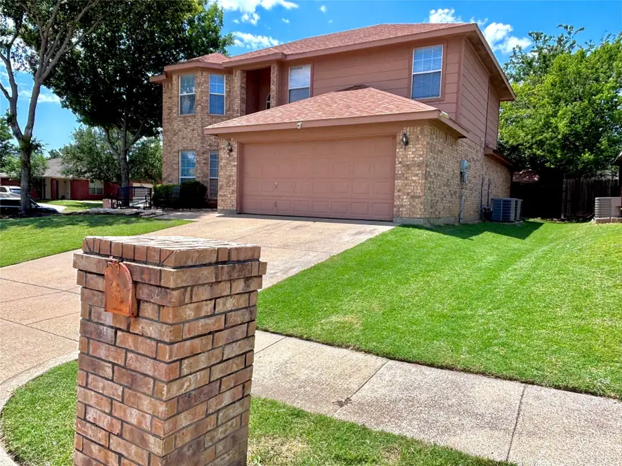 700 Hummingbird Trail, Saginaw, TX 76131 - Image #2