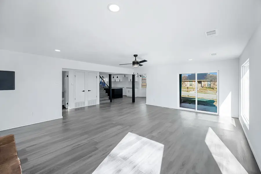 4121 Cedar Creek Drive, Garland, TX 75043 - Image #2