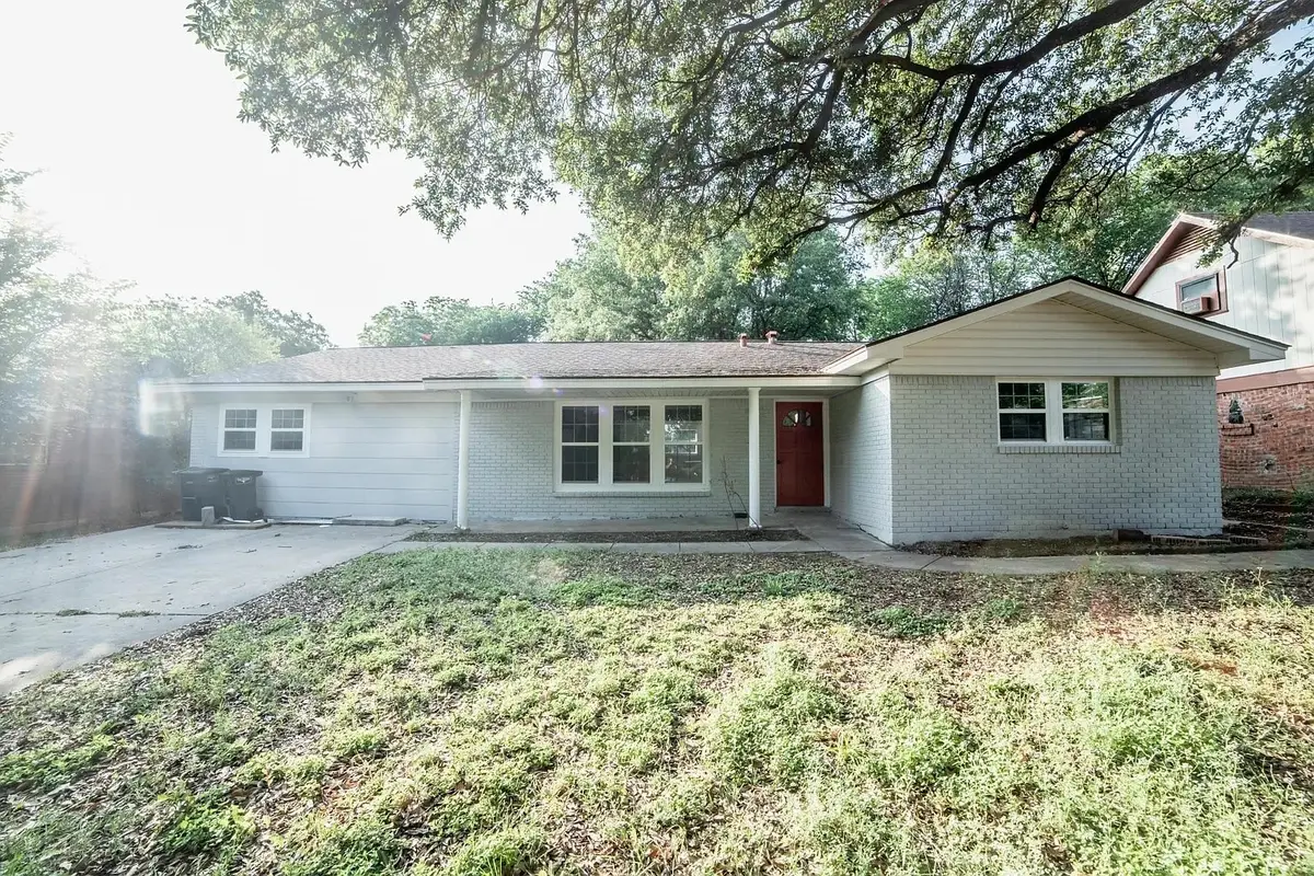 5232 Cockrell Avenue, Fort Worth, TX 76133 - Image #1
