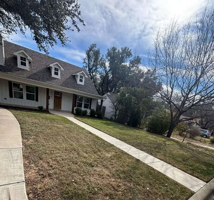 2158 Morning Glory Avenue, Fort Worth, TX 76111 - Image #3
