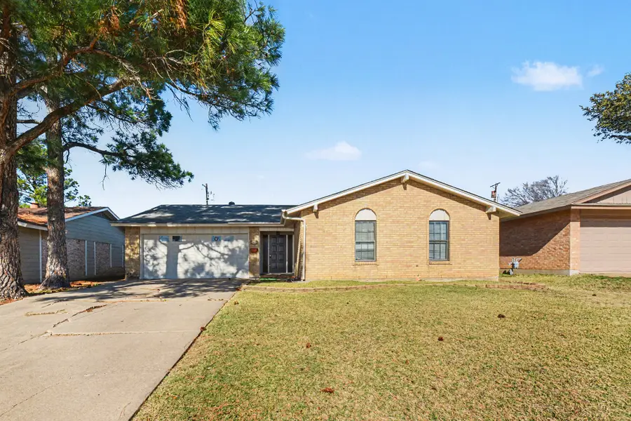 3417 Cavalier Court, Irving, TX 75062 - Image #2