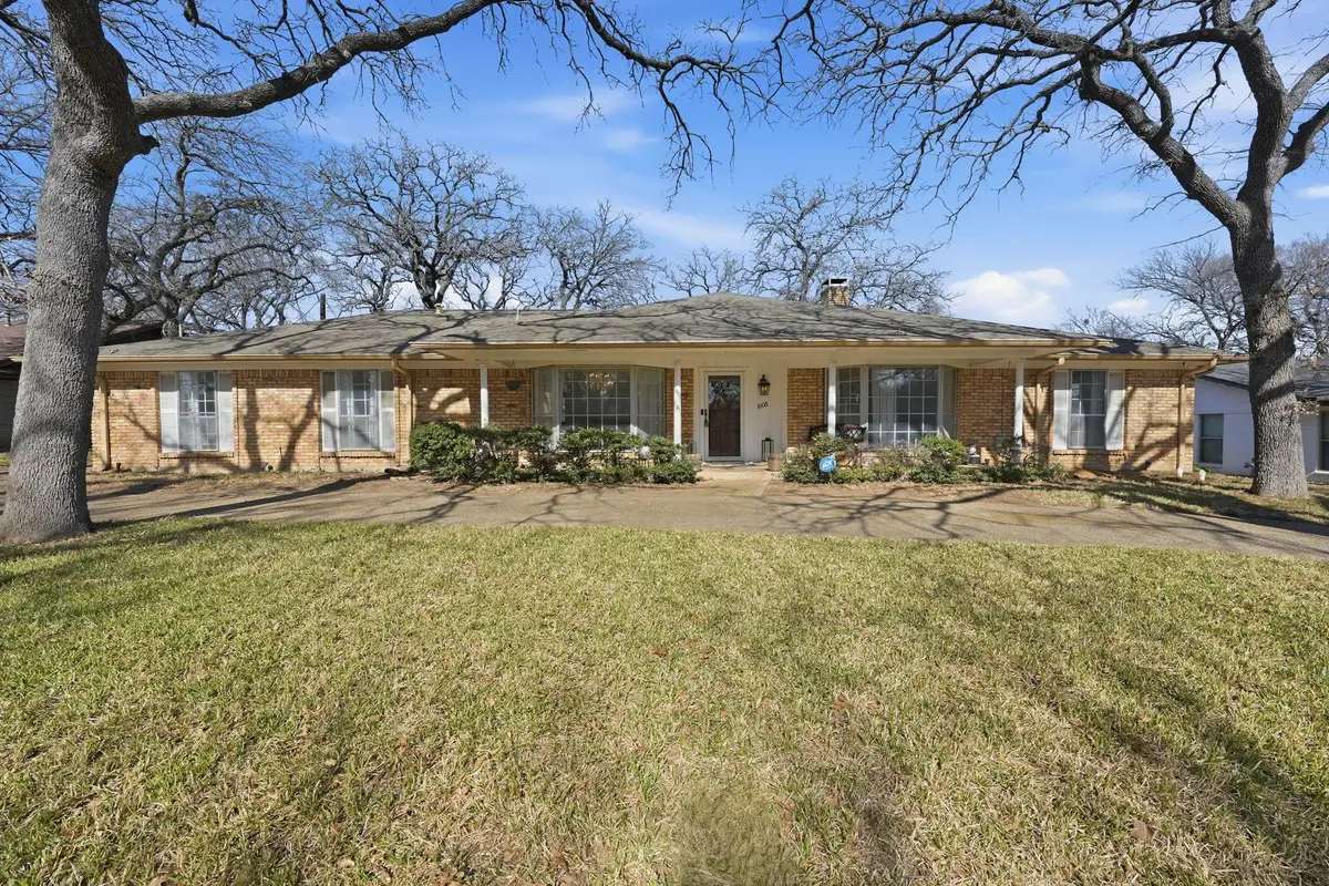 1605 Northlake Court, Arlington, TX 76012 - Image #1