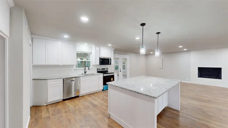 7937 Ella Young Drive, Fort Worth, TX 76135 - Image #3