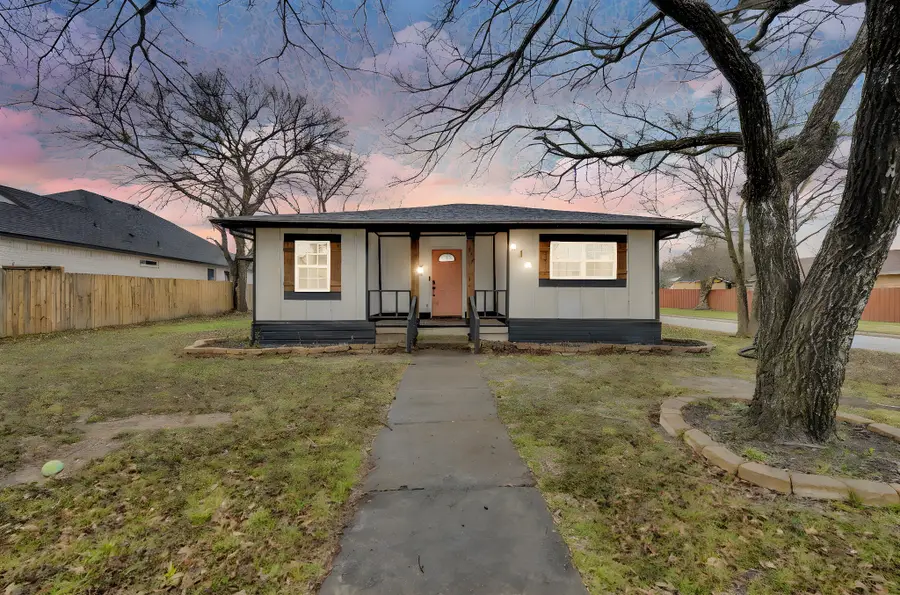 910 S Preston Street, Ennis, TX 75119 - Image #2