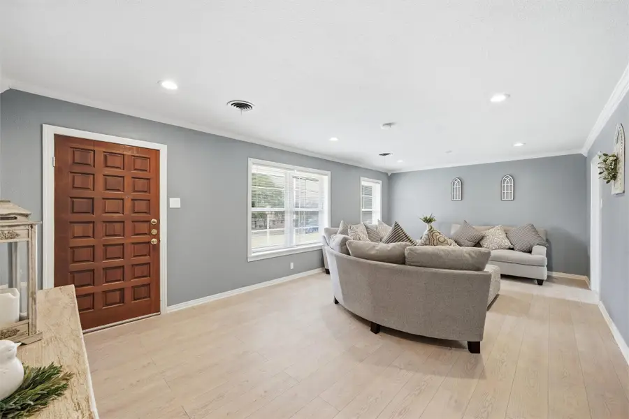 605 Catalina Drive, Woodway, TX 76712 - Image #2