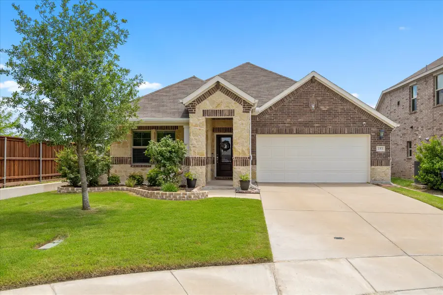 252 Rosewood Drive, Lavon, TX 75166 - Image #2