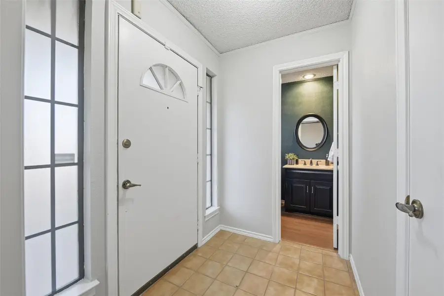 611 Windgate Court, Arlington, TX 76012 - Image #3