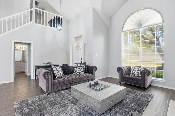 3944 Cedar Ridge Drive, Bedford, TX 76021