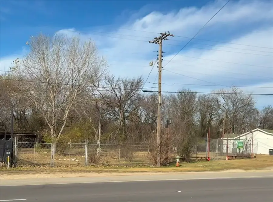 1709 N Main, Cleburne, TX 76033 - Image #2