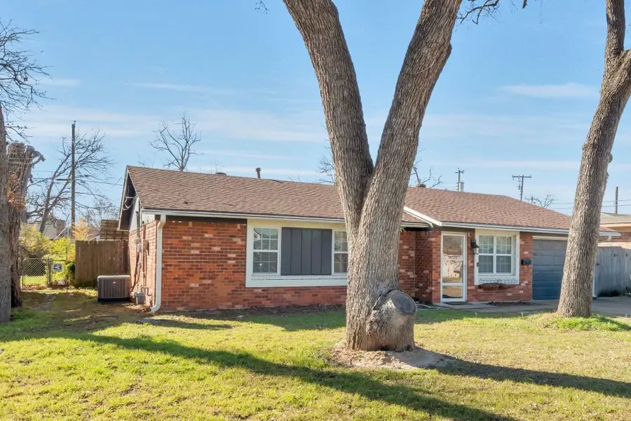 2320 Meadow Lark, Irving, TX 75060 - Image #3