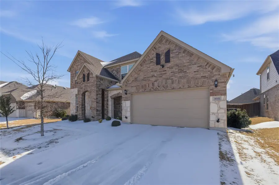 1001 Sweeping Butte Drive, Fort Worth, TX 76052 - Image #2
