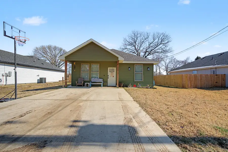 223 Harris Boulevard, Malakoff, TX 75148 - Image #2
