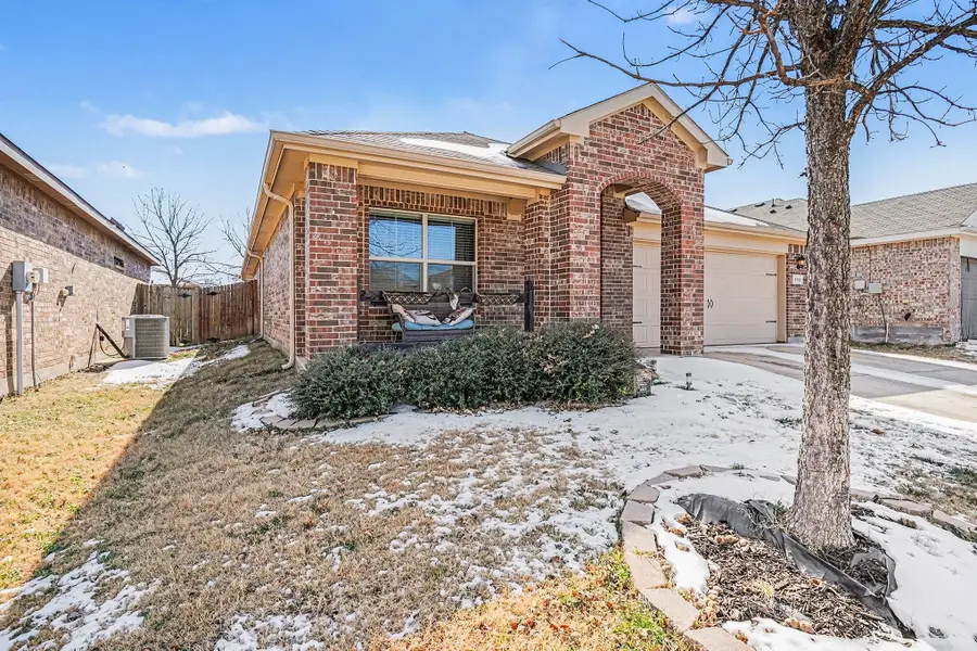 605 River Rock Drive, Azle, TX 76020 - #2