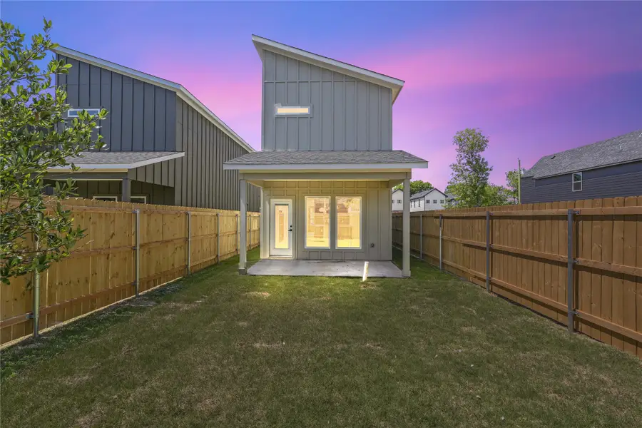 2620 Peabody Avenue, Dallas, TX 75215 - Image #2