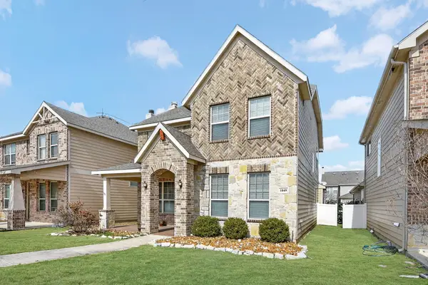 1049 Marietta Lane, Aubrey, TX 76227