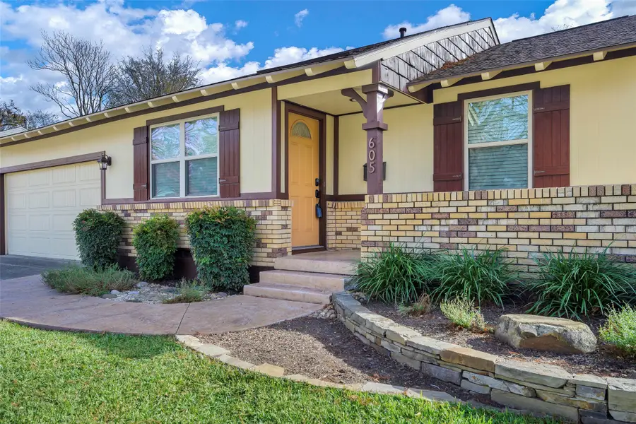 605 S Weatherred Drive, Richardson, TX 75080 - Image #2