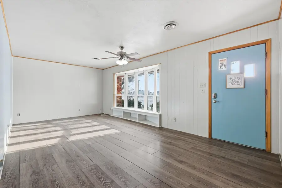 107 N 7th Street, Krum, TX 76249 - Image #2